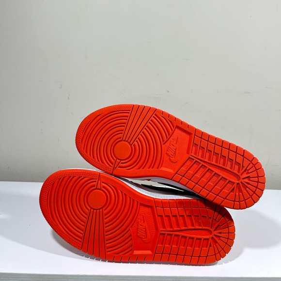 Wmns Air Jordan 1 Retro Low OG 'Shattered Backboard’ - Picture 5 of 7